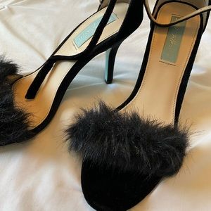 Betsy Johnson black feather heels